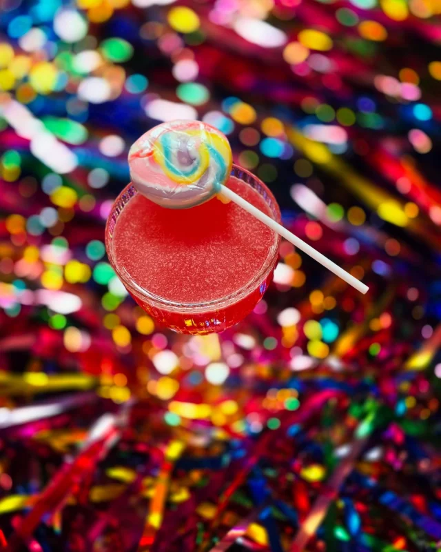 1.03.2025 | FREE ENTRY - FIRST IN, BEST DRESSED!
Special Mardi Gras Cocktails:
🍹LAVA LADY – Gin, Lemon, Chilli Grenadine
🍹CARNIVAL CRUSH – Tequila, Blue Curacao, Midori, Grenadine, Orange Juice & Lemonade

👑Drag Queens & DJs Bringing the Energy
From 4pm – 7pm, the Mee So stage belongs to the QUEENS and DJs:
@KarnaFord – Star of RuPaul’s Drag Race Down Under Season 4
Hosted by Champagne X
@sliceofmell & @DJ_Mantana spinning beats all night long!

#SydneyMardiGras #MG25 #PreParade #MeeSoSydney #MardiGras #CityOfSydney #SurryHillsSydney