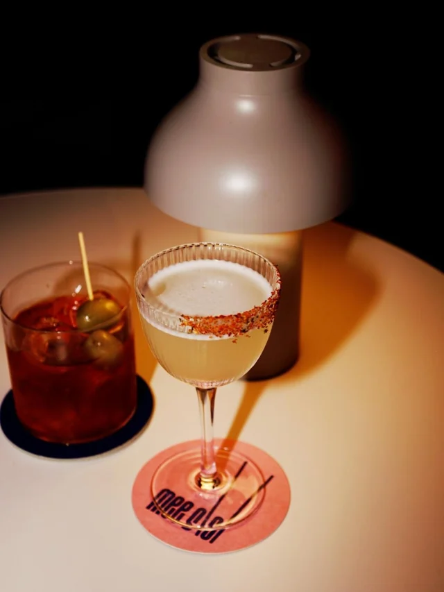 🍸 Savoring delicious cocktails with your fabulous friends and enjoying nothing but good vibes all around 💫 . #MeeSoThirsty #MeeSoSydney

#ThingsToDoSydney
📸 @telischicreative 🫶🏼💖
